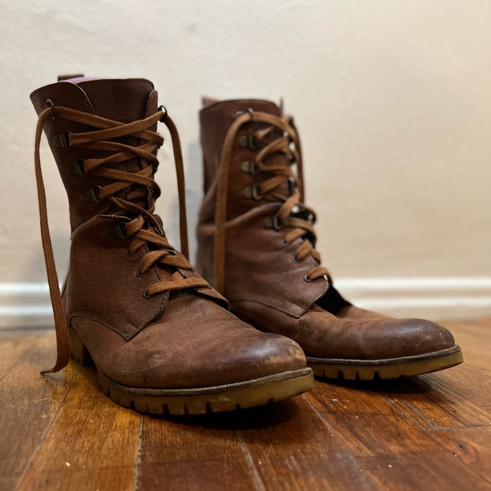 Boutique 9 lace up boots